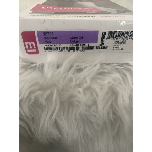 Mediven Plus Beige 30-40 Size III - Picture 6 of 11